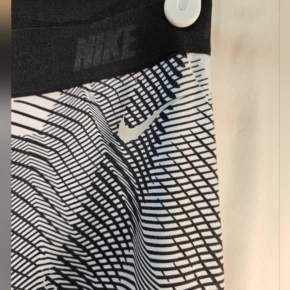 Nike Golf Leggings - Picture 3 of 5